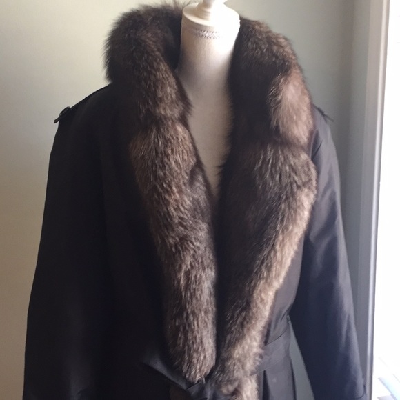 Reversible Mink Trench Coat with Crystal Fox Trim - Picture 6 of 8
